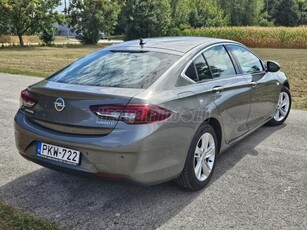 OPEL INSIGNIA Grand Sport 1.6 CDTI Innovation Start Stop ÚJ MODELL-Magyarországi-Szervizkönyv