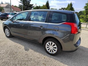 PEUGEOT 5008 1.6 HDi Confort