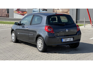 RENAULT CLIO 1.6 16V Initiale