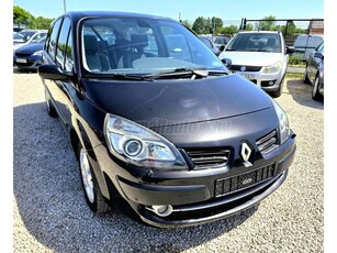 RENAULT GRAND SCENIC Scénic 1.6 Privilege XENON NAVI DIGIT KLÍMA TEMPOMAT KEY LESS CABASSE HI-FI PANORÁMA TETŐ VONÓHOROG