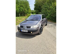 RENAULT MEGANE 1.4 Authentique