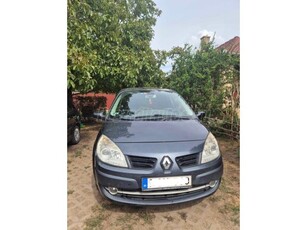 RENAULT SCENIC Scénic 1.9 dCi Dynamique