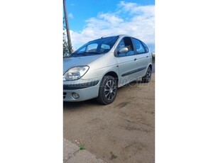 RENAULT SCENIC Scénic 1.9 DTi RXT