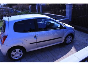 RENAULT TWINGO 1.2 16V Voyage