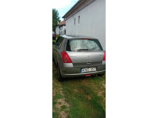 SUZUKI SWIFT 1.3 GLX CD