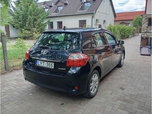 TOYOTA AURIS 1.33 Luna AAC