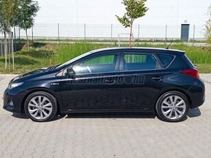 TOYOTA AURIS 1.8 HSD Executive Skyview (Automata) HIBÁTLAN!