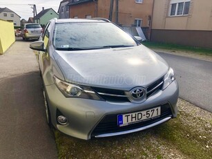 TOYOTA AURIS Touring Sports 1.6 Limited