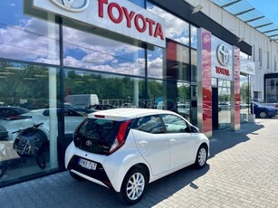 TOYOTA AYGO 1.0 x-play