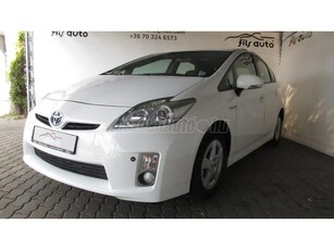 TOYOTA PRIUS 1.8 HSD(Automata)