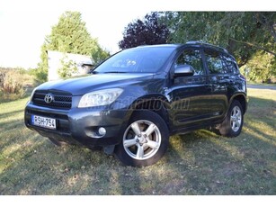 TOYOTA RAV 4 Rav4 2.2 D-4D 4x4 Sol Plus Bőr belső. jó klíma. korroziómentes!!!