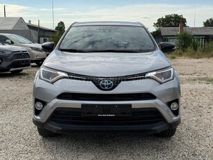 TOYOTA RAV 4 Rav4 2.5 Hybrid Active Style MY18 e-CVT Sérülésmentes LED Navi Kamera Keylessgo