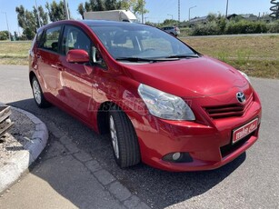 TOYOTA VERSO 2.0 D-4D Premium FRISS MŰSZAKI! ÜVEG TETŐ! TEMPOMAT! D.KLÍMA! ALUF! PARKRADAR! 7 SZEM! 9 LÉGZ