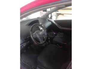 TOYOTA YARIS 1.0 998 Ice