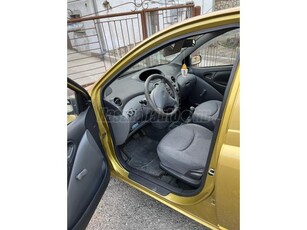 TOYOTA YARIS 1.0