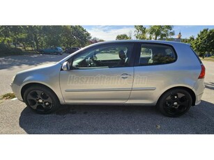 VOLKSWAGEN GOLF V 1.6 FSI Comfortline