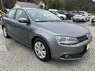 VOLKSWAGEN JETTA 1.6 CR TDI Comfortline MAGYAR+SZERVIZKÖNYV+194E.KM+