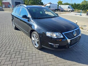 VOLKSWAGEN PASSAT Variant 2.0 PD TDI Highline 4Motion SZERVIZKÖNYV ! NAVI ! 4X4 !