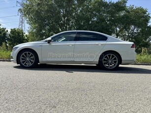 VOLKSWAGEN PASSAT VIII 2.0 TDI BMT SCR Bi-Turbo Highline 4Motion DSG