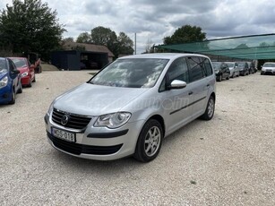 VOLKSWAGEN TOURAN 1.4 TSI Trendline [7 személy] CNG/Benzin