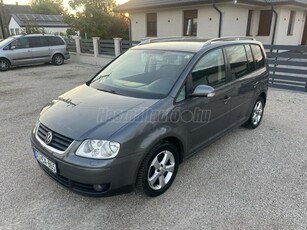 VOLKSWAGEN TOURAN 2.0 FSI Trendline