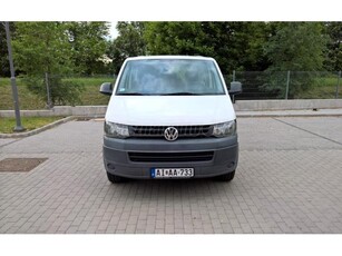 VOLKSWAGEN TRANSPORTER T5 Mikrobusz 2.0 CR TDI (9 személyes ) MEGKÍMÉLT ÁLLAPOTBAN.EURO V.UTASTÉR HŰTÉS!