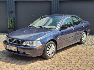 VOLVO S40 1.8 Classic (Limited) Plus NYUGDÍJAS AUTÓS OKTATÓ TULAJ.VEZÉRLÉS CSERE.FŰTH.FÉLBŐR ÜLÉSEK.ÚJ GUMIK.VHOROG