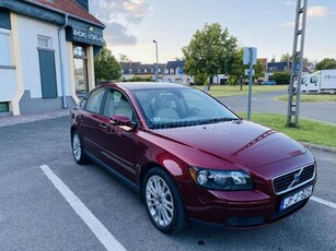 VOLVO S40 2.5 T5 Summum