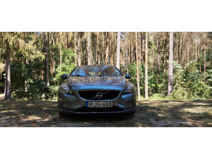 VOLVO V40 1.6 D [D2] Momentum