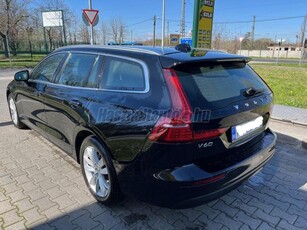 VOLVO V60 2.0 D [D3] Momentum Pro Geartronic