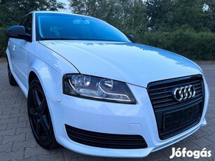 AUDI A3 2.0 TDI Ambition DPF /Szervizkönyves!/...