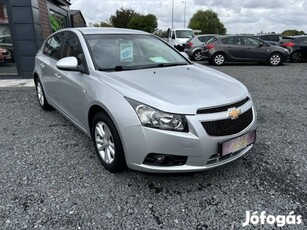 Chevrolet Cruze 1.6 LT Végig Vezetett Szervizkö...