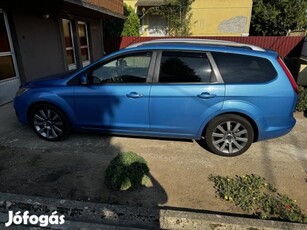 Eladó Ford Focus 1.6 benzin .