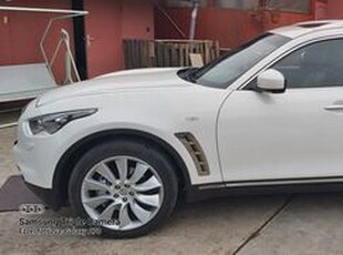 Eladó Infiniti QX70