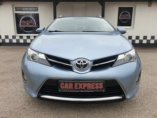 Eladó használt Toyota Auris - 1.6 Lounge, 5 ajtó, 6 fokozatú manuális / kézi váltó - Auris Touring Sports 1.6 Lounge