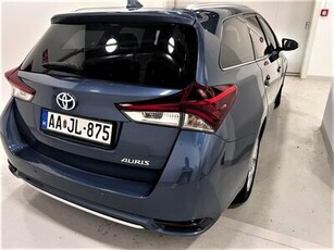 Eladó használt Toyota Auris - Touring Sports 1.8 HSD Live (Automata)