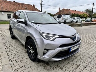 Eladó használt Toyota Rav4 - RAV 4 Rav4 2.5 Hybrid Executive e-CVT M.o-i!Végig vezetett sz.könyv!