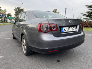 Eladó használt Volkswagen Jetta - 1.6 Trendline