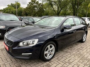 Eladó használt Volvo V60 - 2.0 D [D3] Momentum, 5 ajtó, 6 fokozatú manuális / kézi váltó - V60 2.0 D