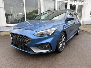 Ford Focus 2.3 Ecoboost ST végig vez. szerv.könyv