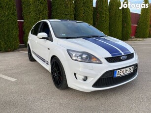 Ford Focus ST 2.5 benzin! Recaro kék belső! Egyedi kipufogórendszer!