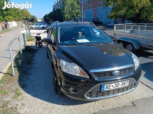 Ford Focus vonóhoroggal