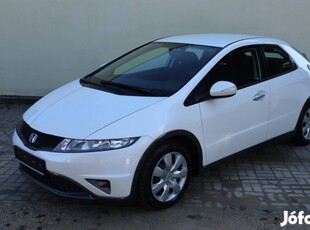 Honda Civic 1.4 Comfort 27.922km - vezetett sze...