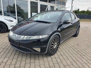 Honda Civic 1.8 Comfort Digitklíma.Tempomat.RADAR