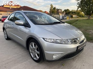 Honda Civic 1.8 Sport // Digit Klíma // Tempoma...