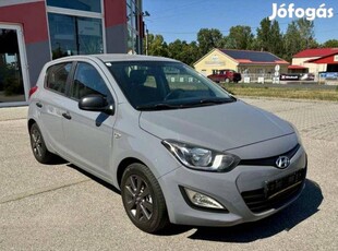 Hyundai I20 1.25 Go! Brasil / Szervizkönyv / AL...