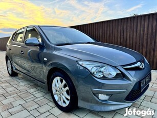 Hyundai I30 1.4i Business 92 ezer km! Gyönyörű...