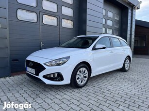 Hyundai I30 1.6 CRDi LP Life DCT Szervizköny /...