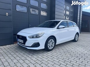 Hyundai I30 1.6 CRDi MP Life DCT Szervizkönyv /...