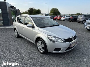 KIA CEE'D SW 1.4 EX Végig Vezetett Szervizkönyv...